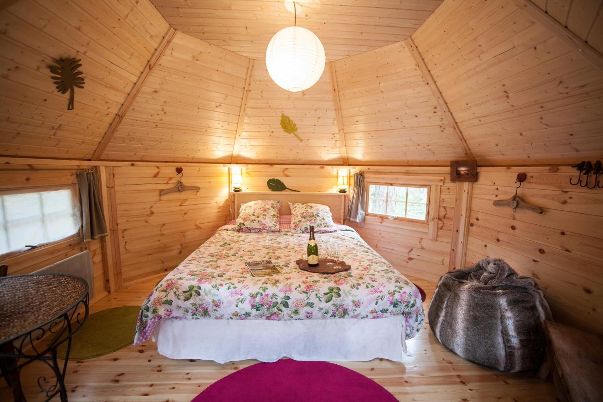 Bed and Breakfast La Roche Aux Fees Lapte Экстерьер фото